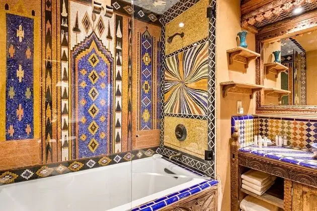 Ev (Artesano - Amazing Handcrafted Tile a)
