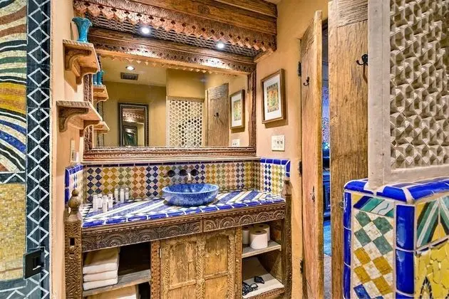 Ev (Artesano - Amazing Handcrafted Tile a)