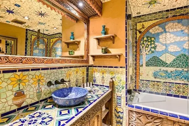 Ev (Artesano - Amazing Handcrafted Tile a)