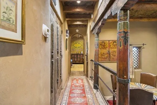 Ev (Artesano - Amazing Handcrafted Tile a)