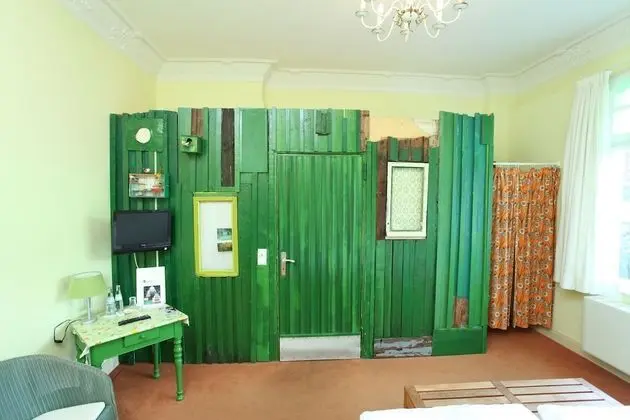 Comfort Tek Büyük veya İki Ayrı Yataklı Oda