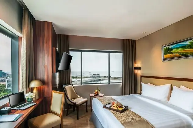 Deluxe King Sea View