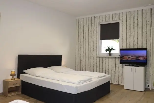 Tek Büyük Yataklı Oda, Ortak Banyo