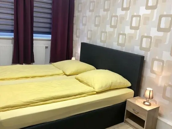 Tek Büyük Yataklı Oda, Ortak Banyo