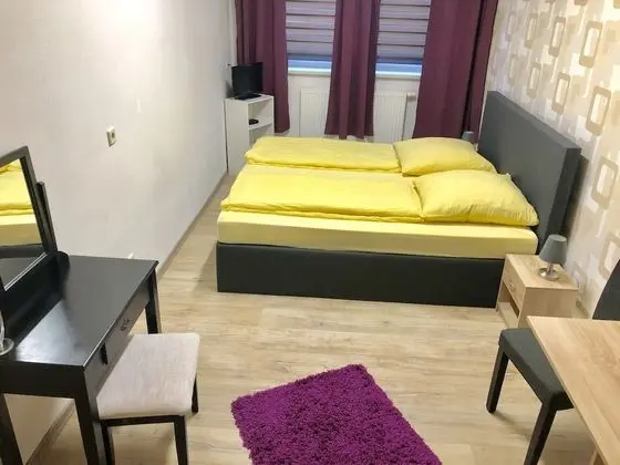 Tek Büyük Yataklı Oda, Ortak Banyo
