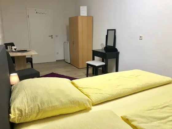 Tek Büyük Yataklı Oda, Ortak Banyo