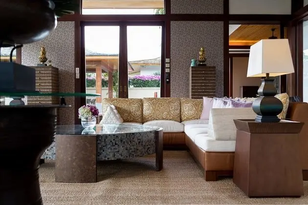 6-Bedroom Villa