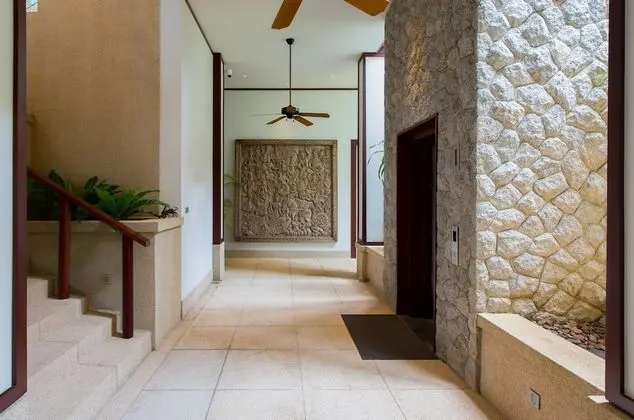 6-Bedroom Villa