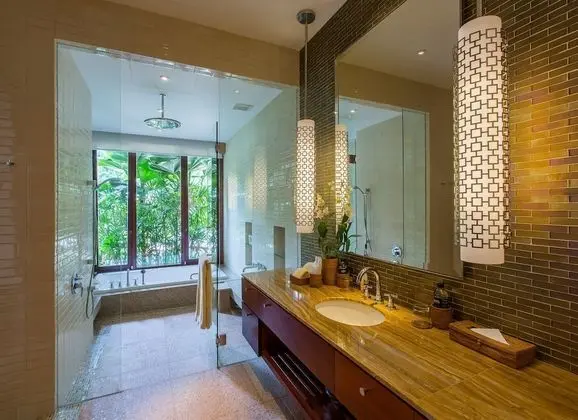 6-Bedroom Villa