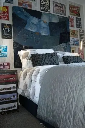 Tek Kişilik Oda (Room 6)