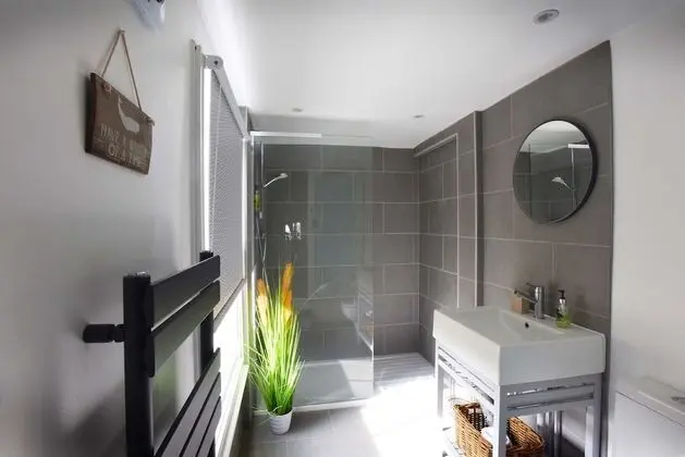 Villa, Banyolu/Duşlu, Şehir Manzaralı (Arthouse)