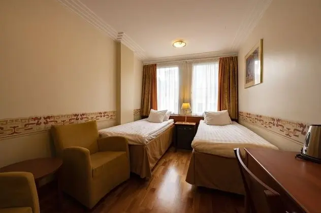 Comfort, İki Tek Kişilik Yataklı