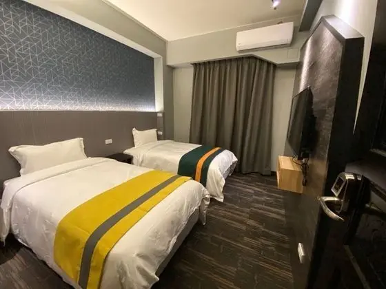 Basic Tek Büyük veya İki Ayrı Yataklı Oda