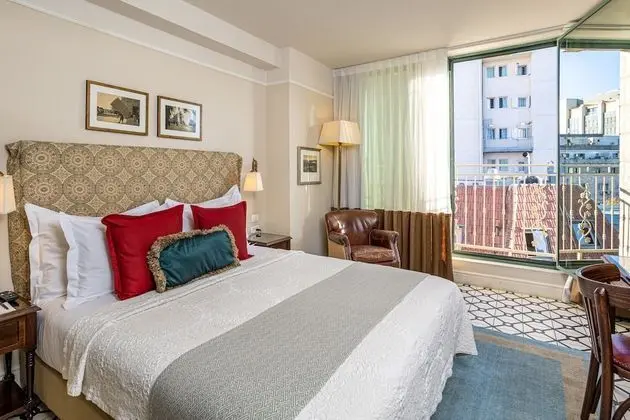 Standard Tek Büyük veya İki Ayrı Yataklı Oda, Balkon, Avlu