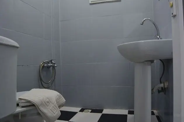 2 Tek Yataklı Oda