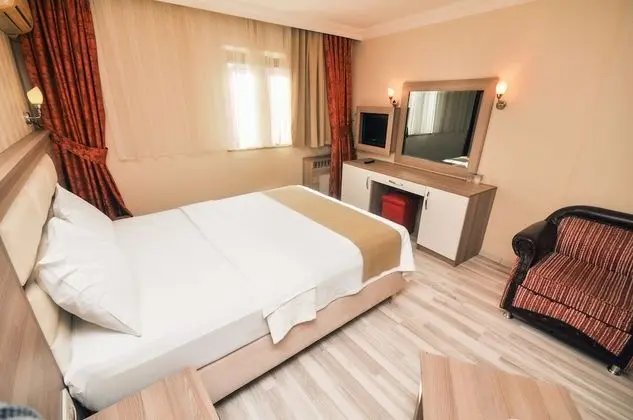 Standard Tek Büyük veya İki Ayrı Yataklı Oda