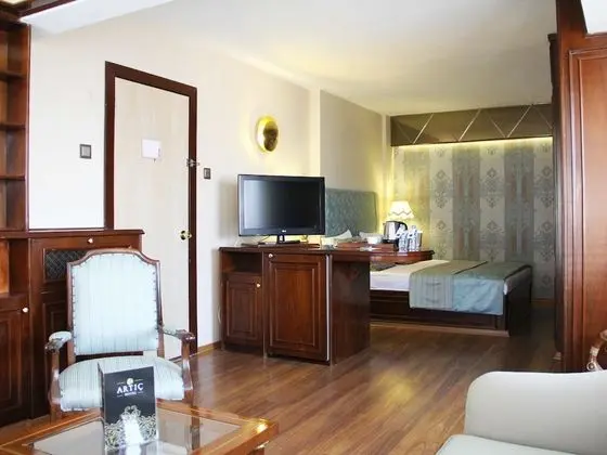 Deluxe Tek Büyük Yataklı Oda, 1 Çift Kişilik Yatak, Şehir Manzaralı