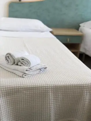 Basic Tek Büyük veya İki Ayrı Yataklı Oda