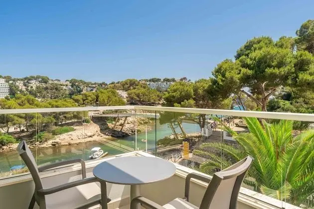 Premium Tek Büyük Yataklı Oda, Balkon, Deniz Manzaralı