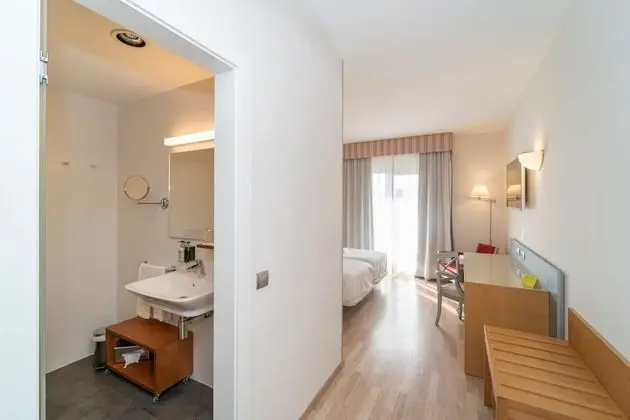 Standard Tek Büyük Yataklı Oda, Balkon, Şehir Manzaralı
