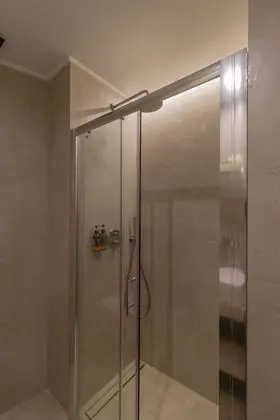 Tek Büyük veya İki Ayrı Yataklı Oda, Deniz Manzaralı