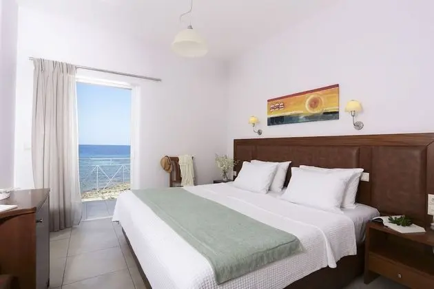 Tek Büyük veya İki Ayrı Yataklı Oda, Deniz Manzaralı
