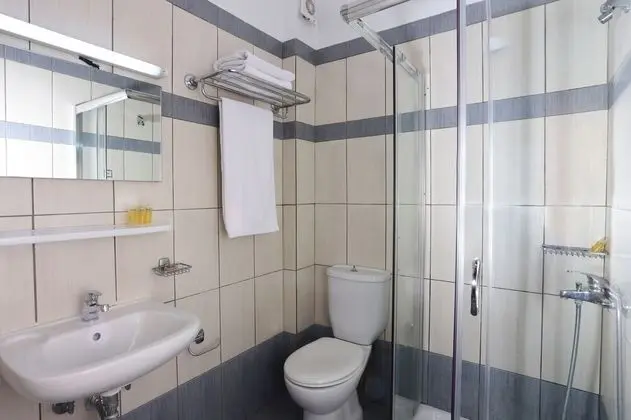 Tek Büyük veya İki Ayrı Yataklı Oda, Deniz Manzaralı