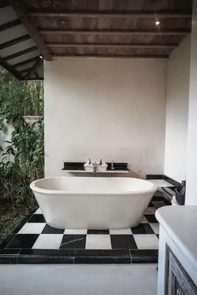 Luxury Stüdyo Süit, 1 Yatak Odası, Havuz Manzaralı