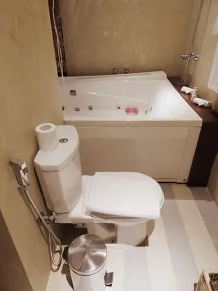 Traditional Süit, Jakuzi, Avlu