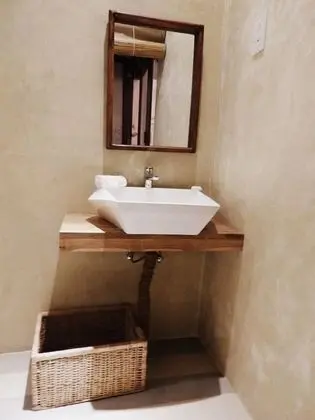 Traditional Süit, Jakuzi, Avlu