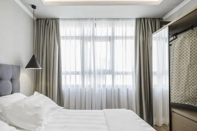 Cozy Double Room with Urban view