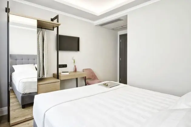 Cozy Double Room with Urban view