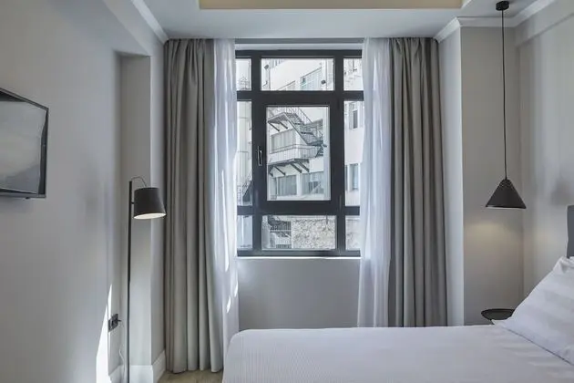 Cozy Double Room with Urban view
