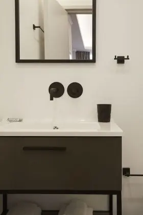 Cozy Double Room with Urban view