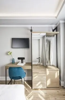 Junior Suite with Urban View (3 Guests)