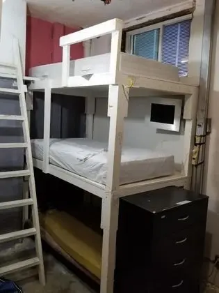 Standard Ortak Ranzalı Oda, Sadece kadınlar için, Business Dinlenme Salonu Kullanımı