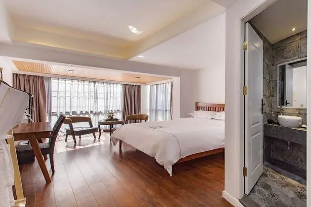 Deluxe Tek Büyük Yataklı Oda