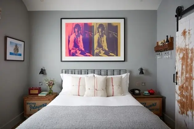 Standard Tek Büyük Yataklı Oda