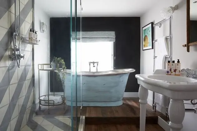 Luxury Tek Büyük Yataklı Oda, Küvet