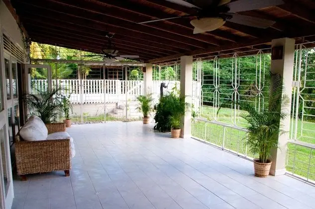 Deluxe Vacation 3 Bedroom Villa