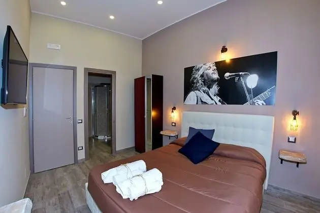 Deluxe Tek Büyük Yataklı Oda (Pino Daniele)