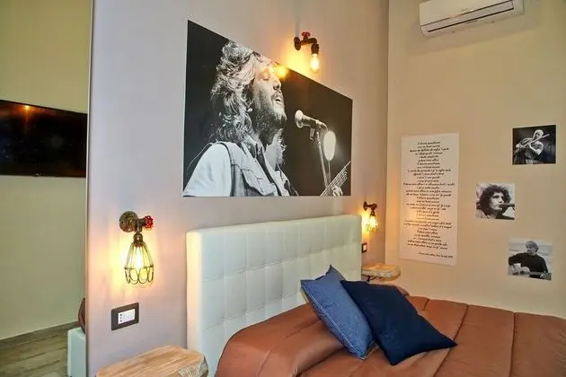 Deluxe Tek Büyük Yataklı Oda (Pino Daniele)