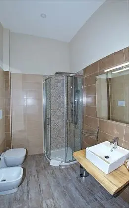 Deluxe Tek Büyük Yataklı Oda (Pino Daniele)