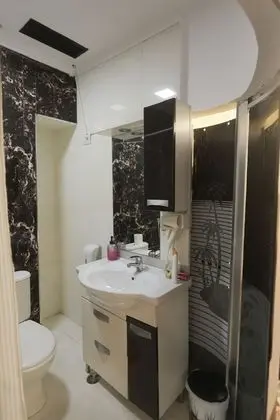 Basic Tek Büyük Yataklı Oda