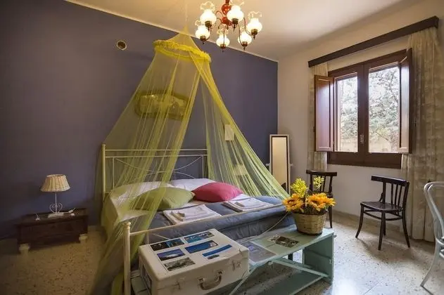 Romantic Oda, Avlu Manzaralı