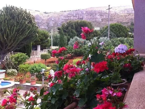 Romantic Oda, Avlu Manzaralı
