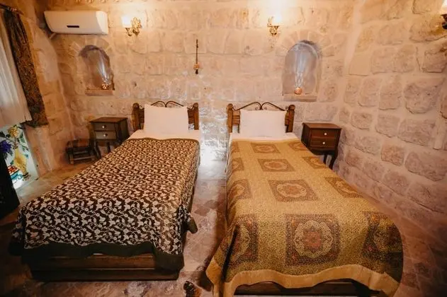 Twin, Bahçe Manzaralı