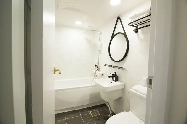 Comfort Tek Büyük Yataklı Oda (Bath)