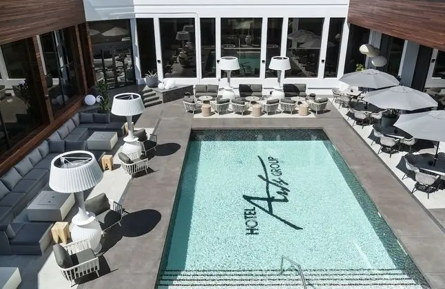 Luxury Süit, 1 En Büyük (King) Boy Yatak, Balkon, Havuz Manzaralı