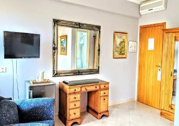 Traditional Tek Büyük veya İki Ayrı Yataklı Oda, Balkon